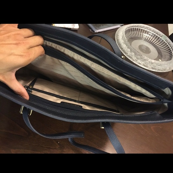 EUC Michael Kors Bag - Picture 4 of 4